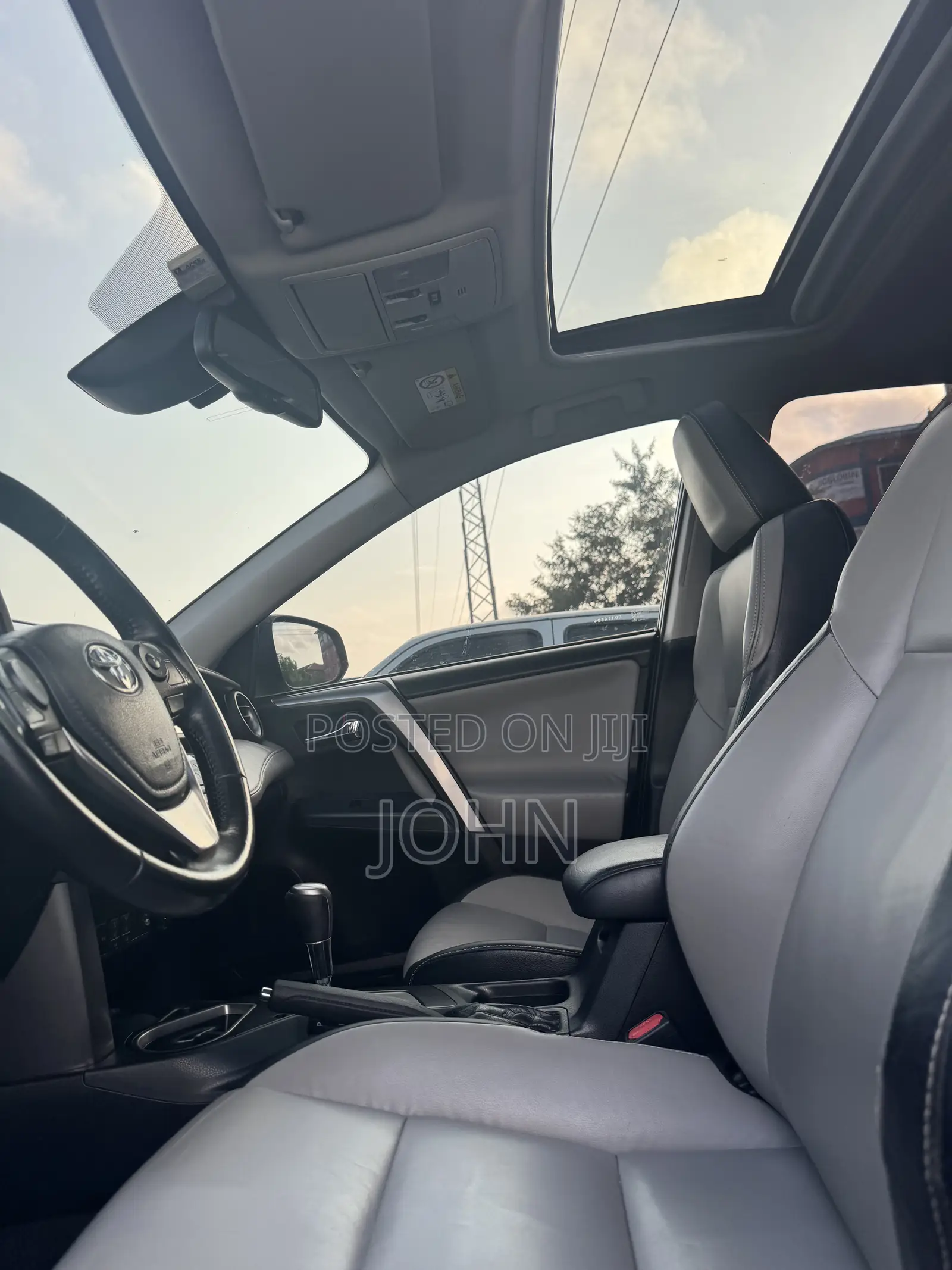 Toyota RAV4 Limited AWD (2.5L 4cyl 6A) 2017 Gray