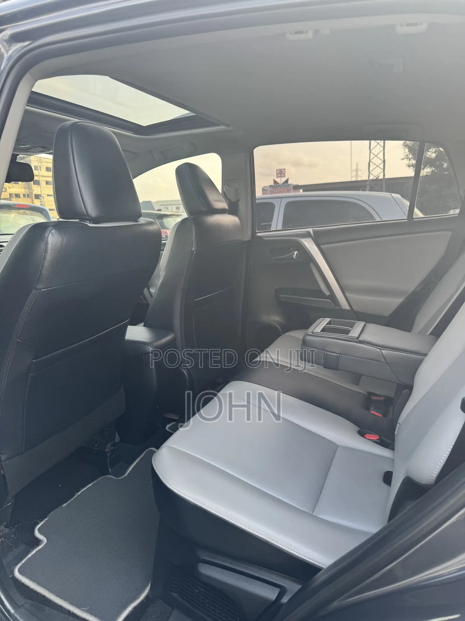Toyota RAV4 Limited AWD (2.5L 4cyl 6A) 2017 Gray