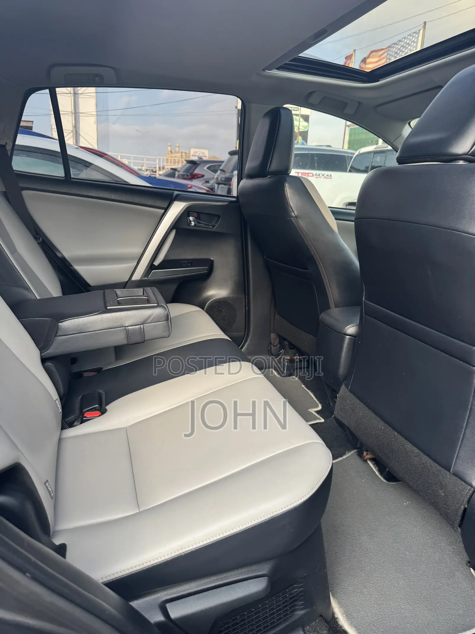 Toyota RAV4 Limited AWD (2.5L 4cyl 6A) 2017 Gray