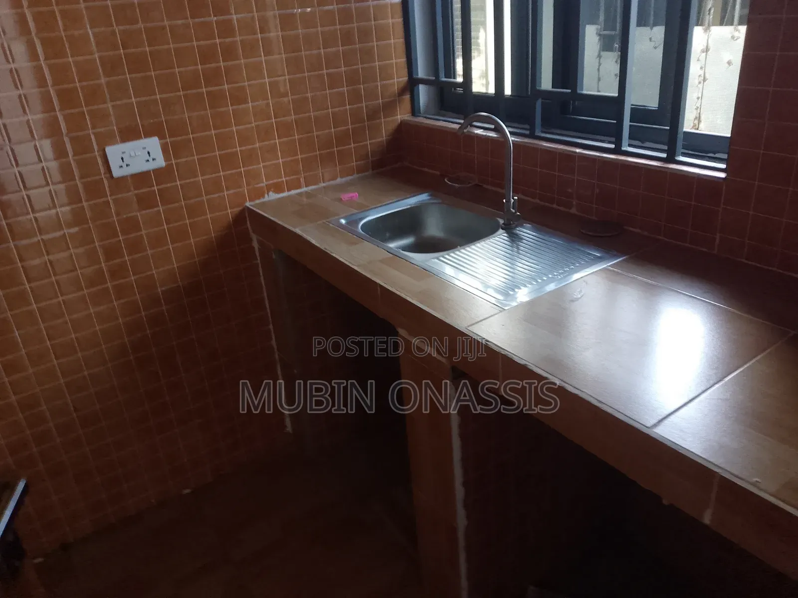 1bdrm Apartment in Items Property, School Junction for rent