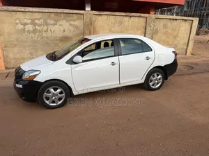 Toyota Yaris 2010 White