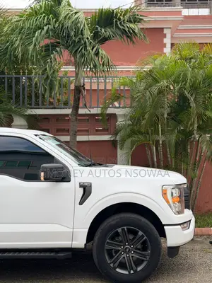 Ford F-150 XLT 2022 White