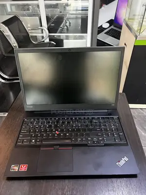 Laptop Lenovo ThinkPad T15 Gen1 8GB AMD Ryzen 5 SSD 256GB