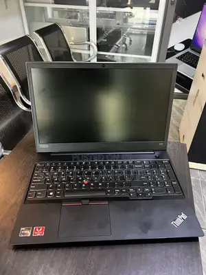 Laptop Lenovo ThinkPad T15 Gen1 8GB AMD Ryzen 5 SSD 256GB