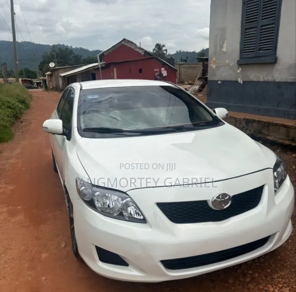 Toyota Corolla 2010 White