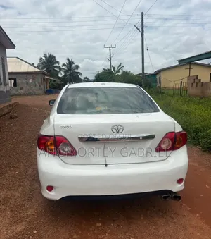 Toyota Corolla 2010 White