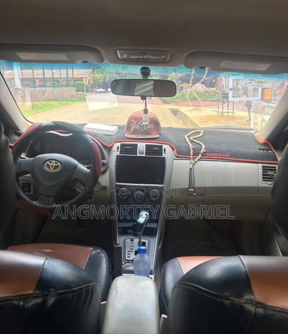 Toyota Corolla 2010 White