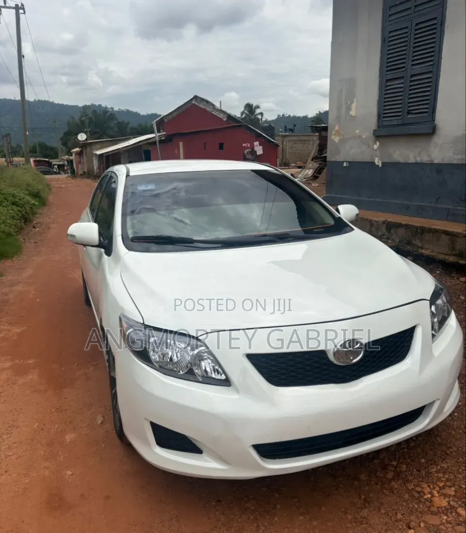 Toyota Corolla 2010 White