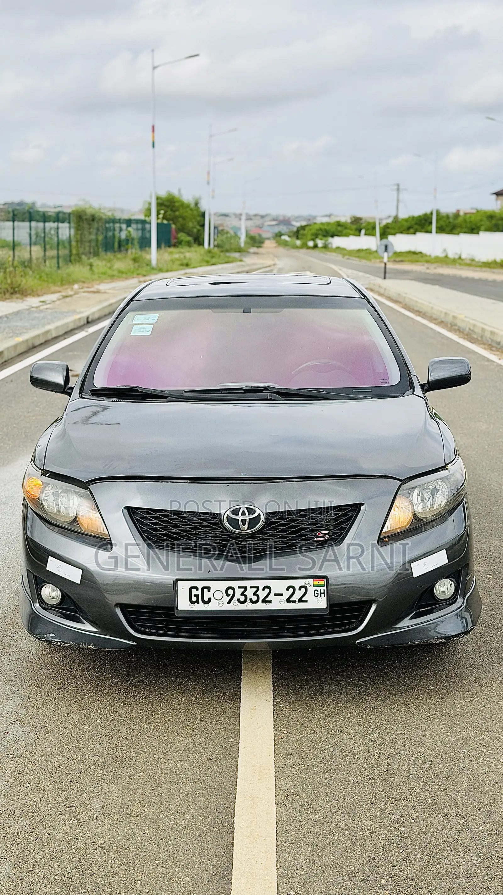 Toyota Corolla Base 4dr Sedan (1.8L 4cyl 5M) 2011 Gray
