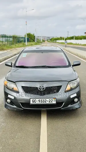 Toyota Corolla Base 4dr Sedan (1.8L 4cyl 5M) 2011 Gray