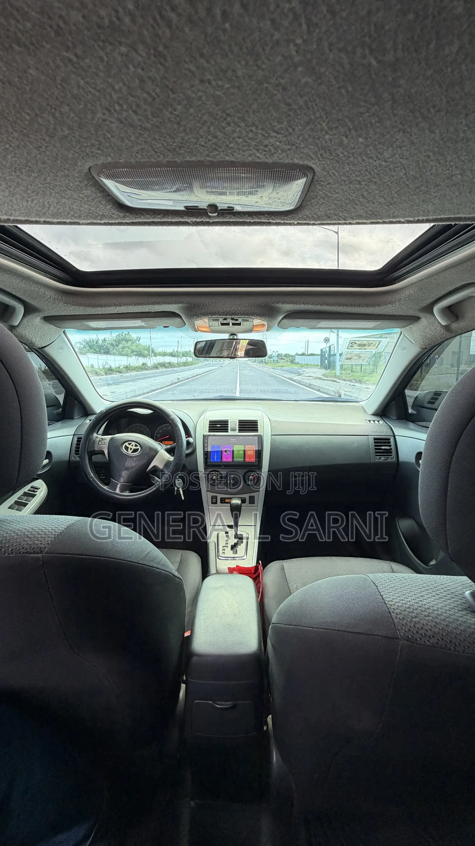 Toyota Corolla Base 4dr Sedan (1.8L 4cyl 5M) 2011 Gray
