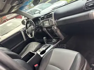 Toyota 4-Runner SR5 Premium 4dr 4x2 (4.0L 6cyl 5A) 2017 Gray