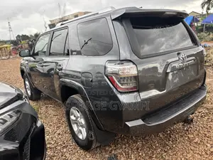 Toyota 4-Runner SR5 Premium 4dr 4x2 (4.0L 6cyl 5A) 2017 Gray
