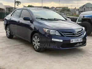 Toyota Corolla LE 4dr Sedan (1.8L 4cyl 4A) 2013 Blue