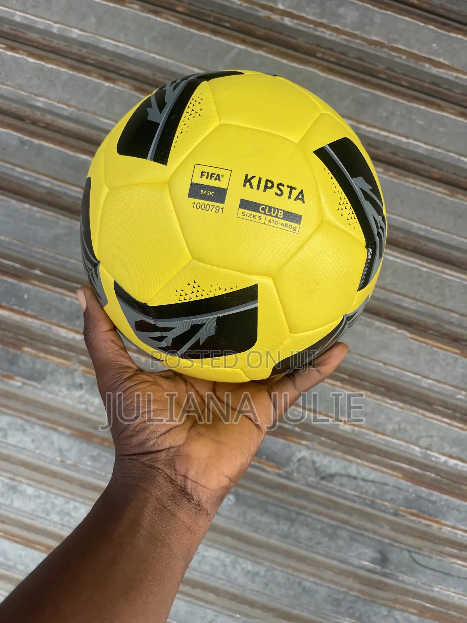 Original Kipsta Ball Suitable for Both Natural and Artificial Grass