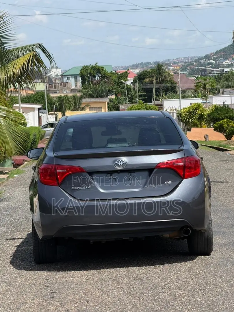 Toyota Corolla SE 4dr Sedan (1.8L 4cyl CVT) 2017 Gray
