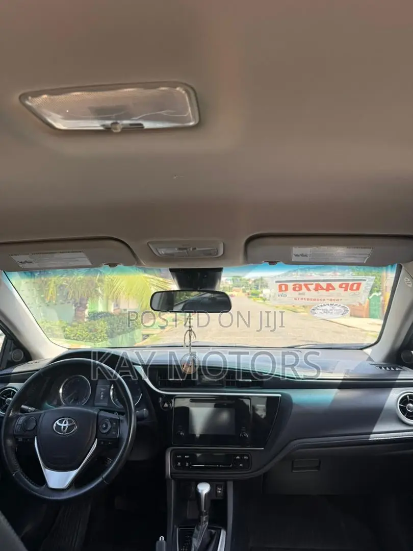 Toyota Corolla SE 4dr Sedan (1.8L 4cyl CVT) 2017 Gray