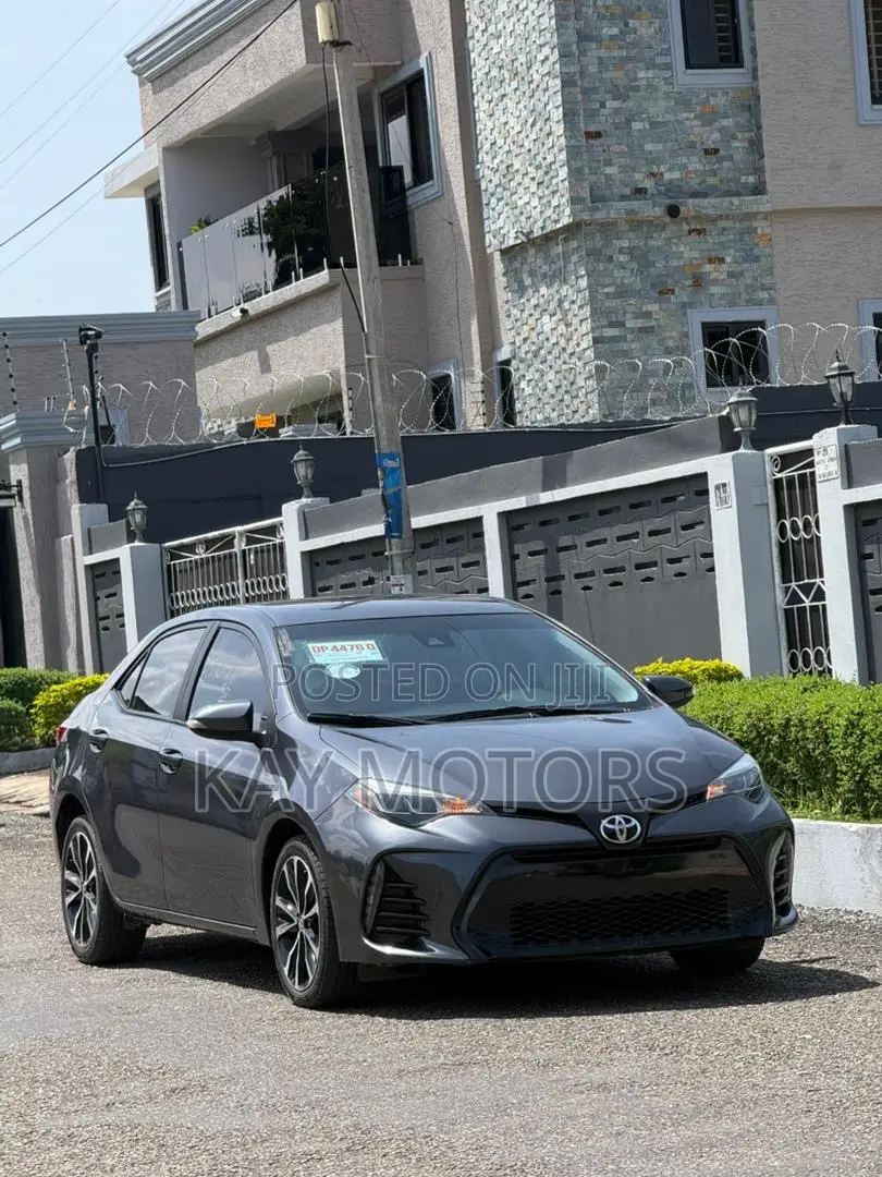 Toyota Corolla SE 4dr Sedan (1.8L 4cyl CVT) 2017 Gray