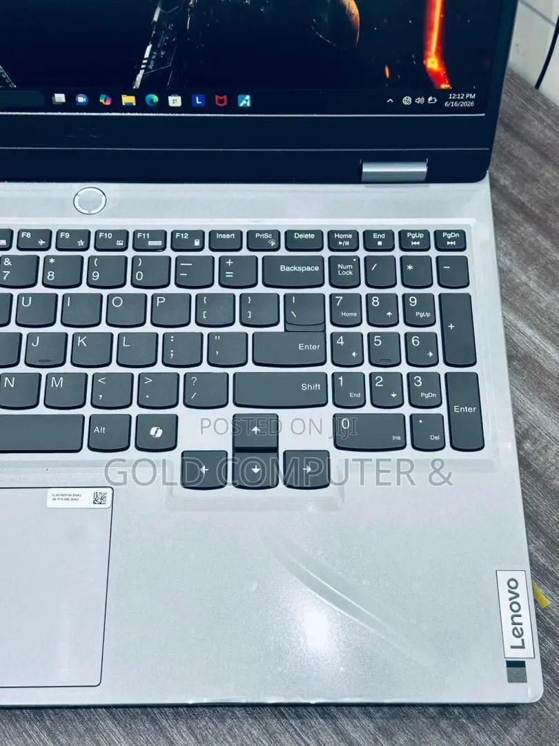 Laptop Lenovo LOQ 15AHP10 16GB Intel Core i7 SSD 512GB