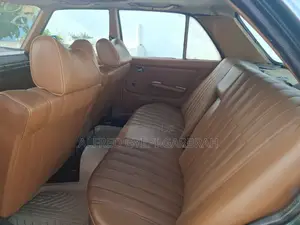 Mercedes-Benz W123 1983 Green