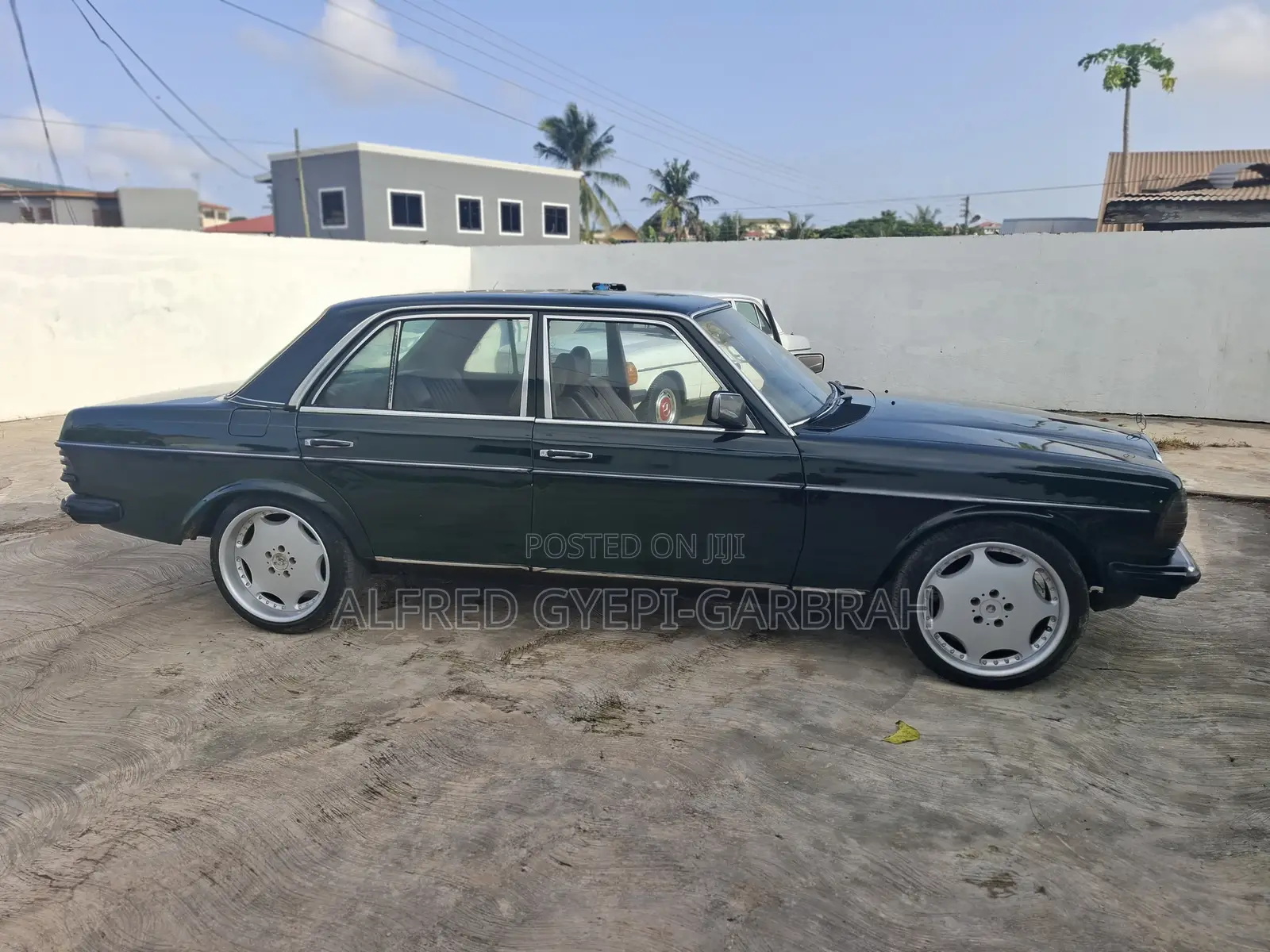 Mercedes-Benz W123 1983 Green