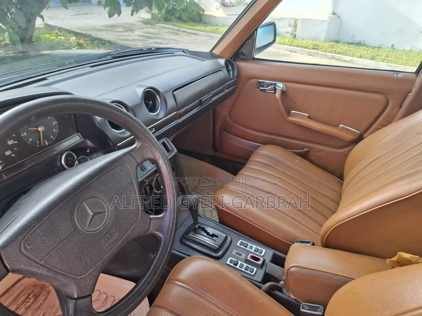 Mercedes-Benz W123 1983 Green