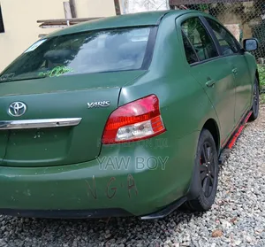 Toyota Yaris 2010 Green