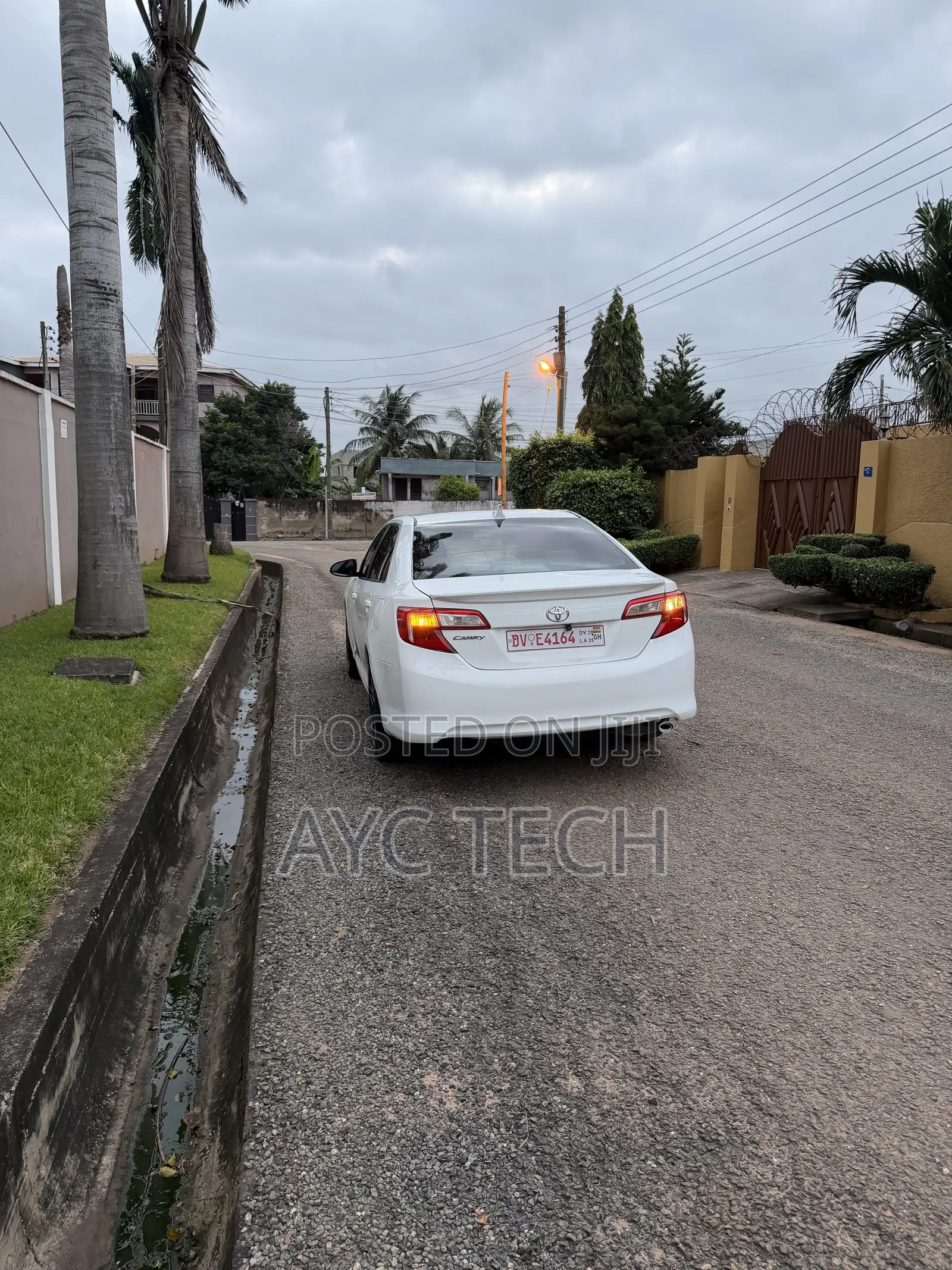 Toyota Camry L 4dr Sedan (2.5L 4cyl 6A) 2014 White