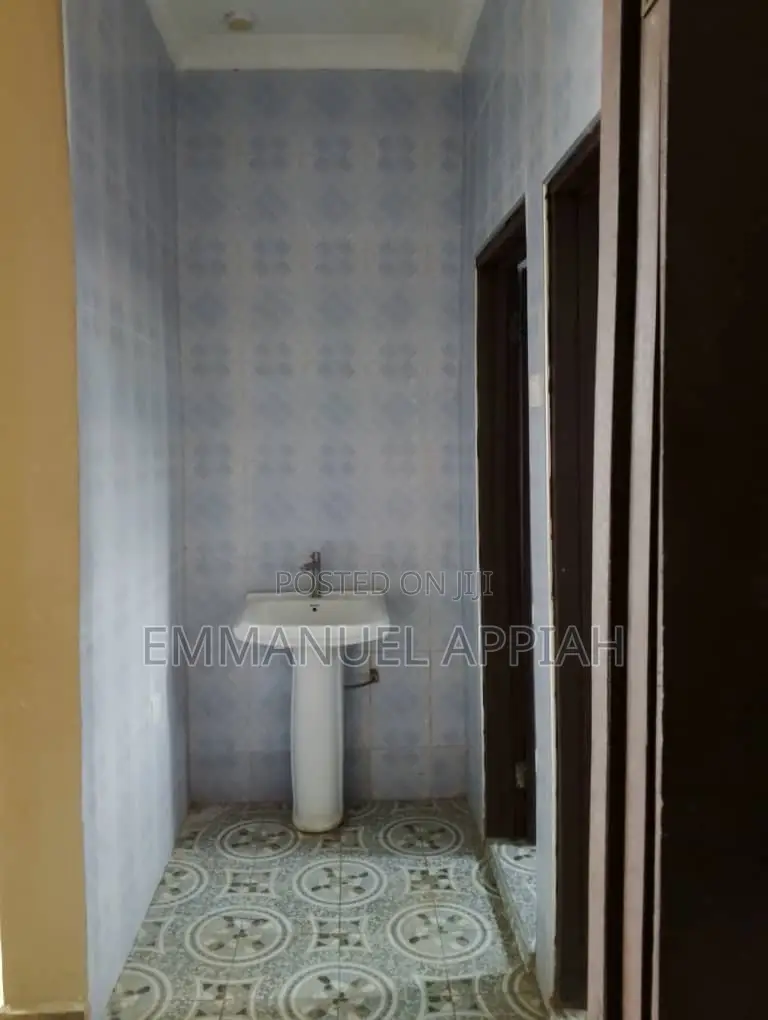 2bdrm Apartment in Ablekuma for rent
