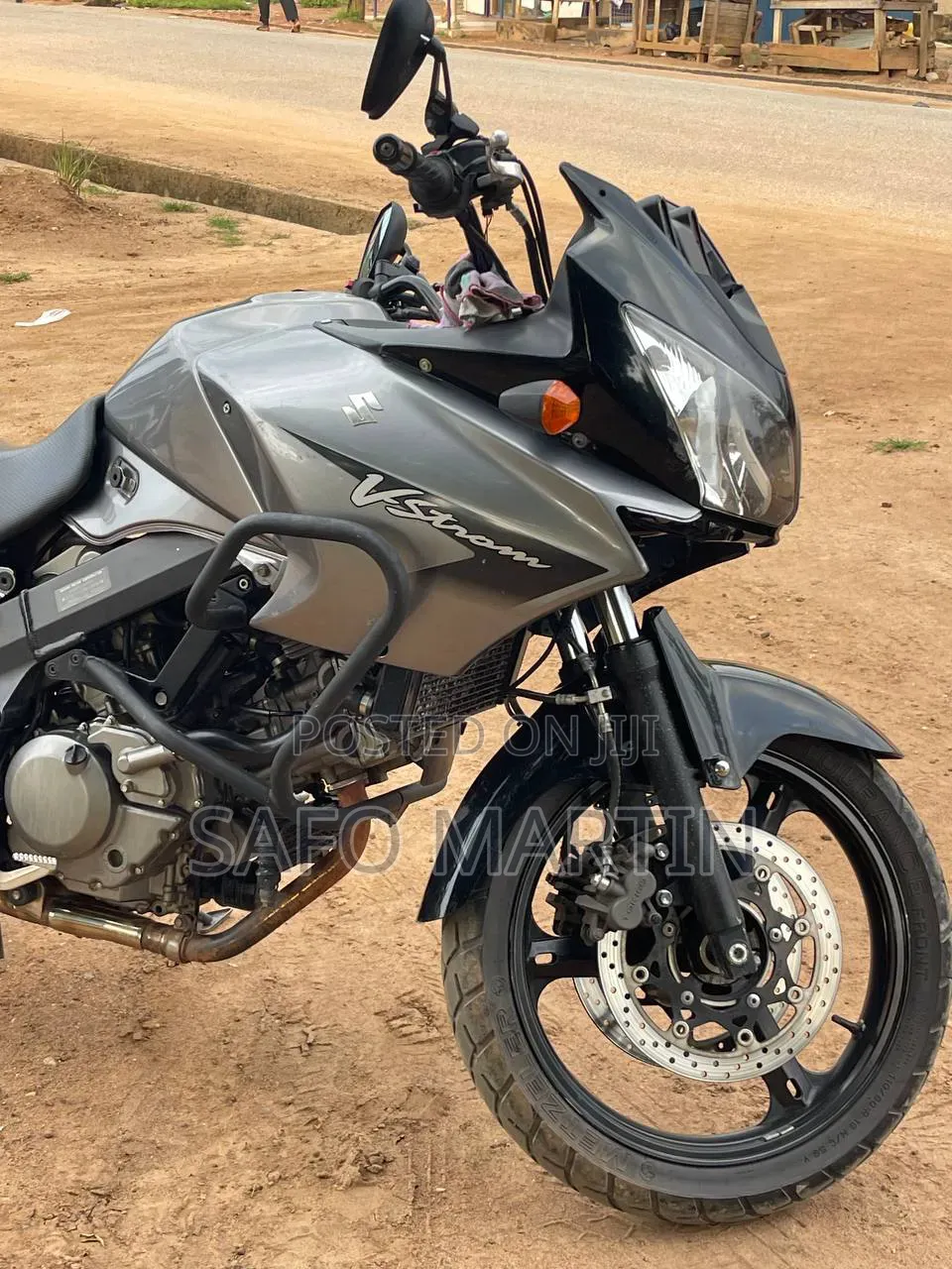 Suzuki V-Strom 2018 Gray