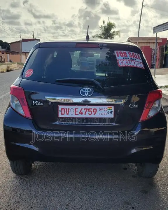Toyota Vitz 1.3 AWD 5dr 2013 Burgundy