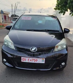 Toyota Vitz 1.3 AWD 5dr 2013 Burgundy