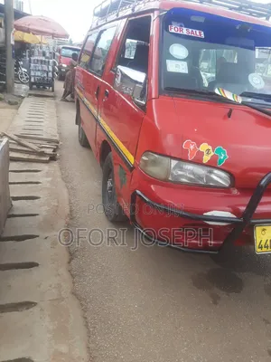 Hyundai H-100 2002 Red