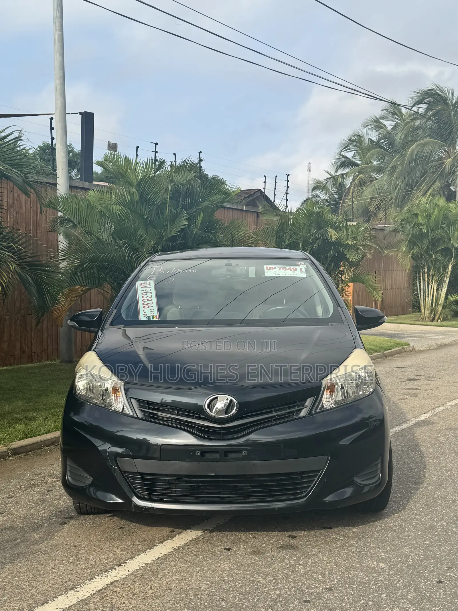 Toyota Vitz 1.3 FWD 3dr 2012 Matt Black