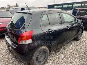 Toyota Vitz 1.0 FWD 5dr 2010 Black