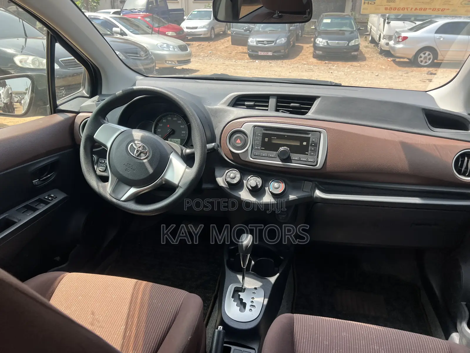 Toyota Vitz 1.3 FWD 5dr 2013 Silver