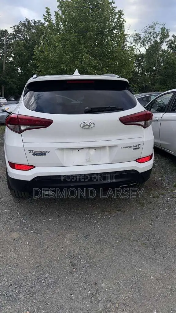Hyundai Tucson Limited AWD 2017 White