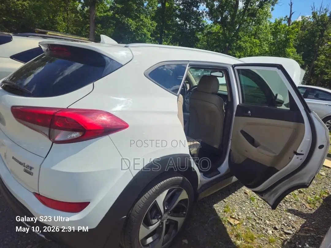 Hyundai Tucson Limited AWD 2017 White