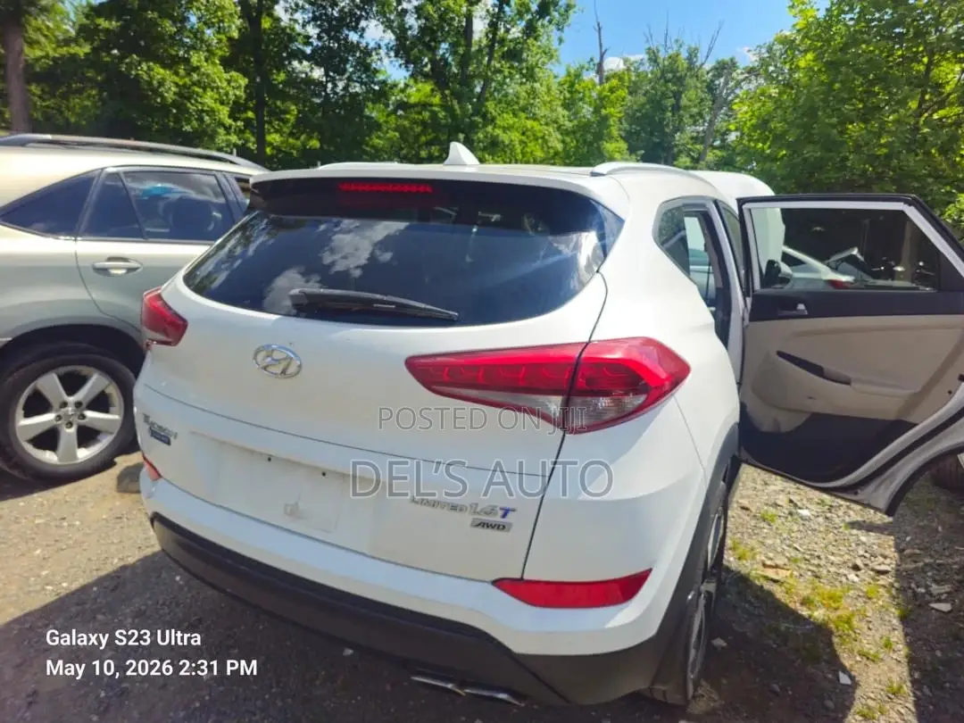 Hyundai Tucson Limited AWD 2017 White