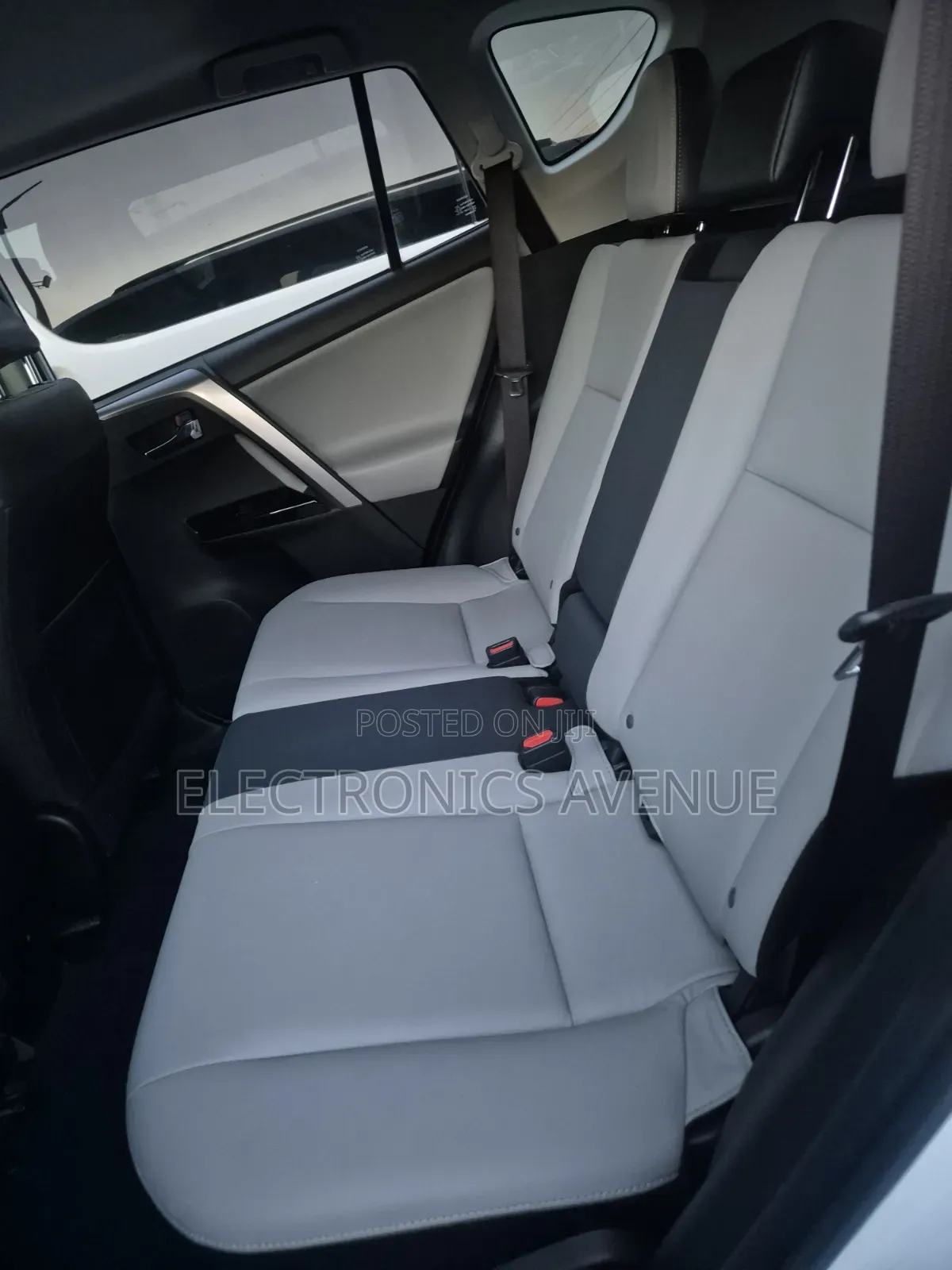 Toyota RAV4 2018 White