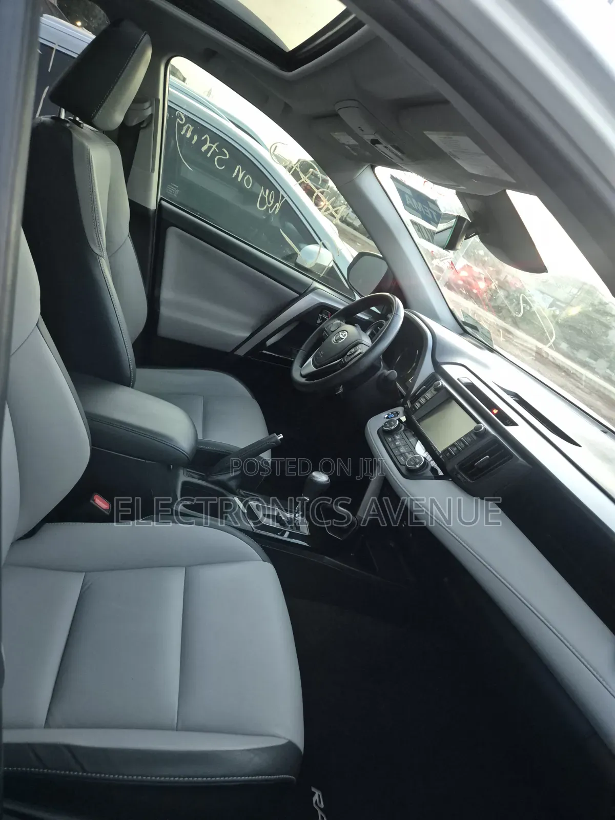 Toyota RAV4 2018 White