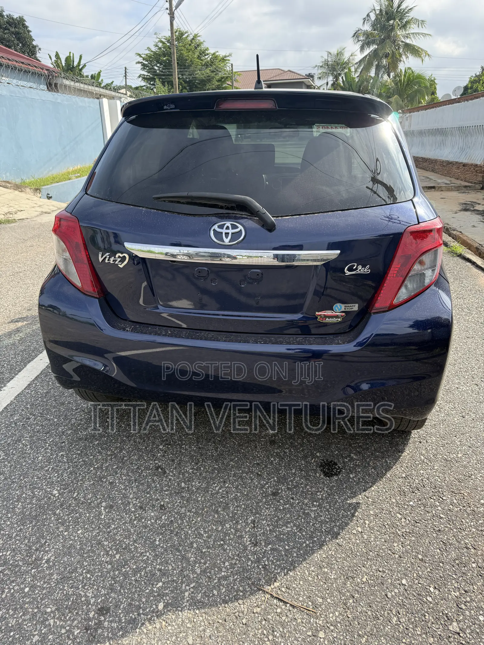 Toyota Vitz 2012 Blue
