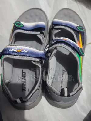 Girls' Black Fashion Sandals