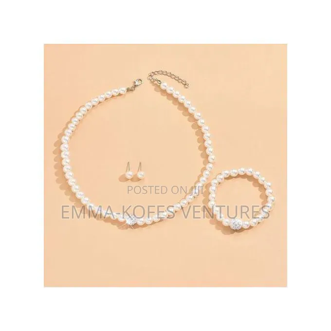 Ladies Artificial Pearl Necklace Bracelet Ear Stud Jewelry Set 3 in 1