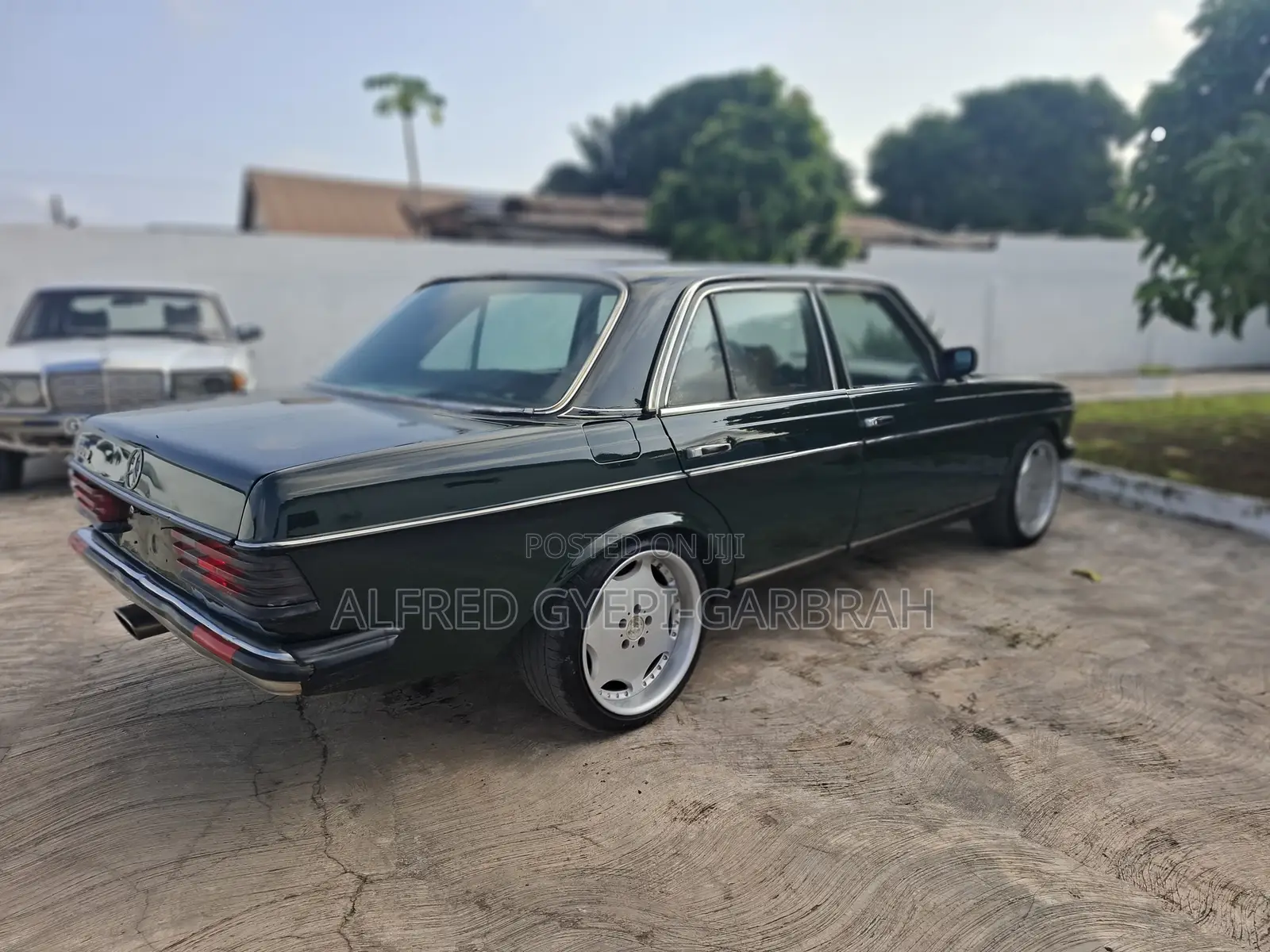 Mercedes-Benz W123 1983 Green