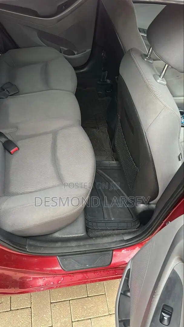 Hyundai Elantra 2015 Red