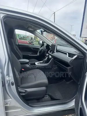 Toyota RAV4 2024 Silver