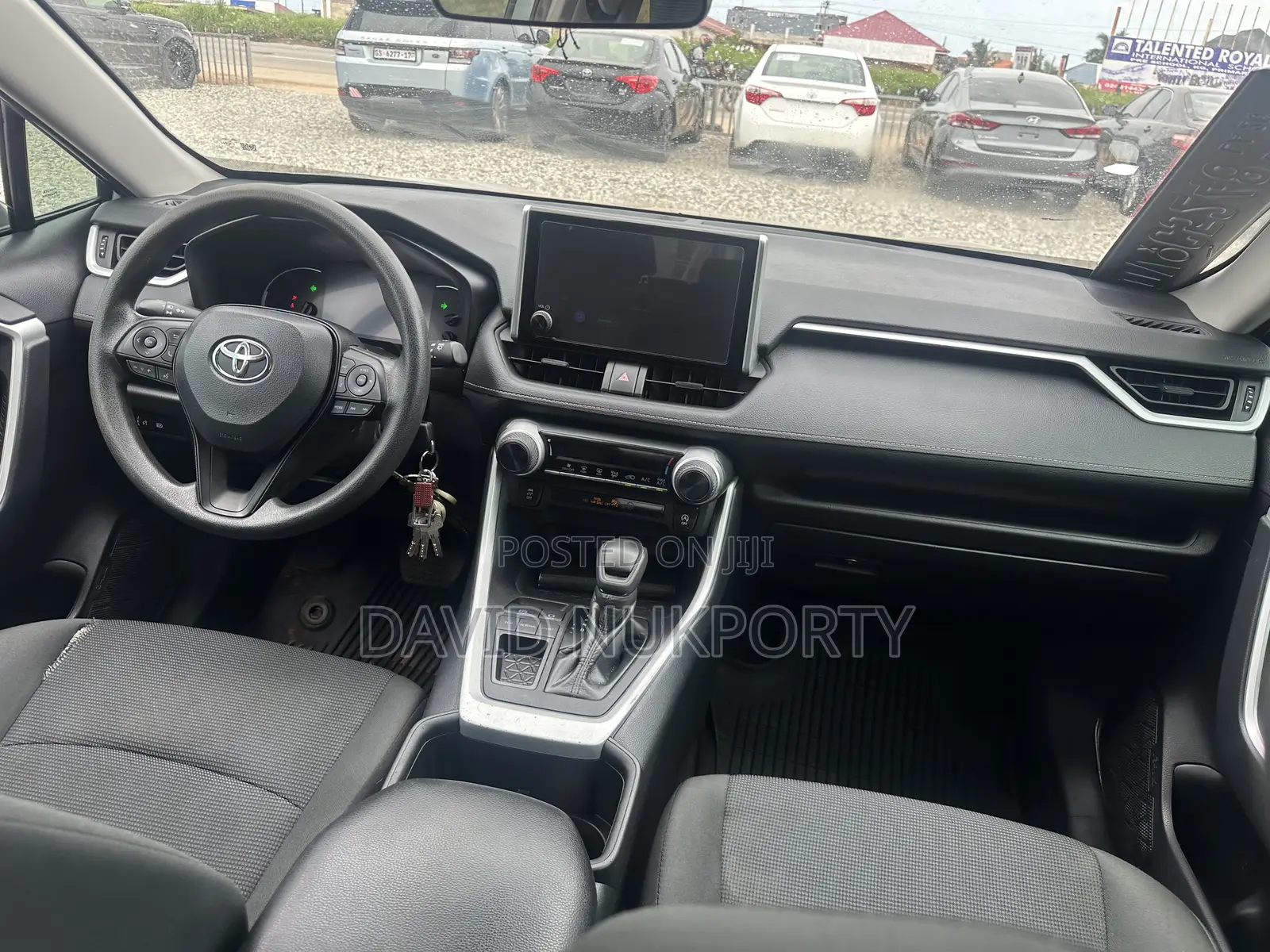 Toyota RAV4 2024 Silver