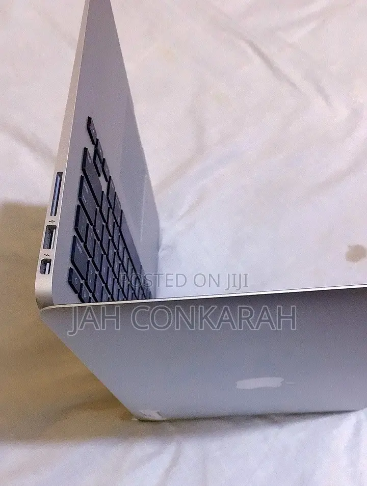 Laptop Apple MacBook Air 2017 8GB Intel Core i7 SSD 256GB
