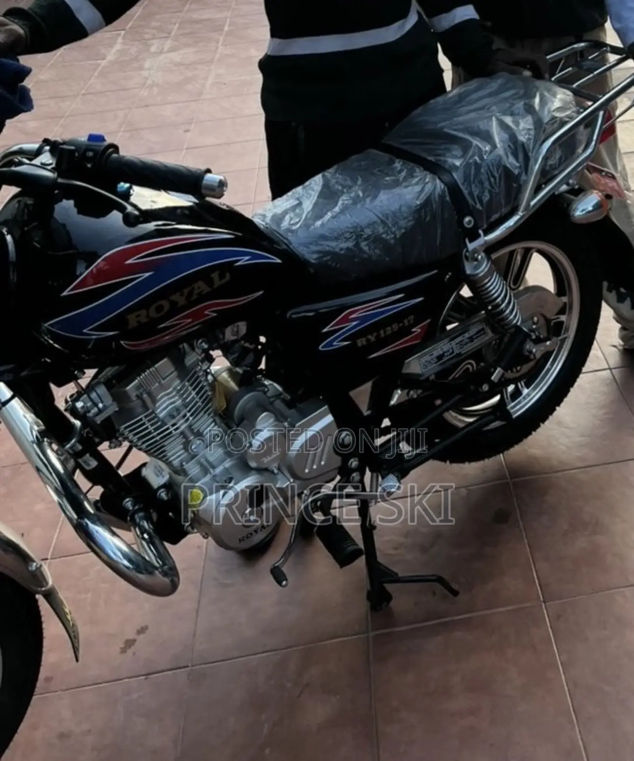 New Royal RY125 2025 Black